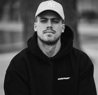 LIVE MUSIC | Alex Nicolas 