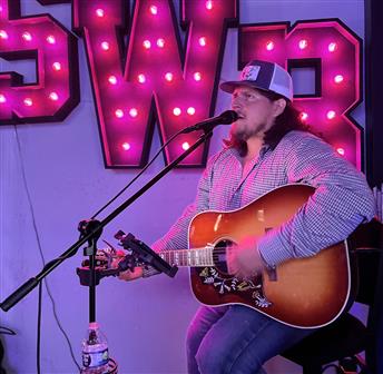 LIVE MUSIC | Chris Ray 