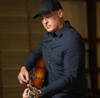 LIVE MUSIC | Ryan Jones